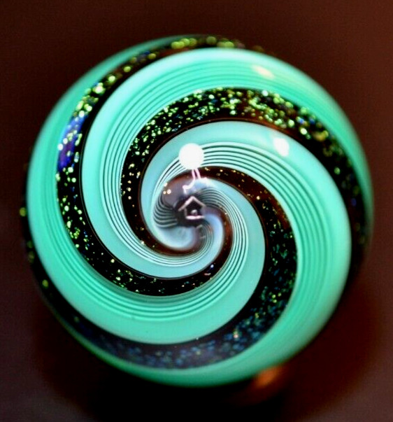 HOT HOUSE GLASS MARBLE/1.198″-SPEARMINT BANDED FINE LINER # 938-GREEN DICHROIC
