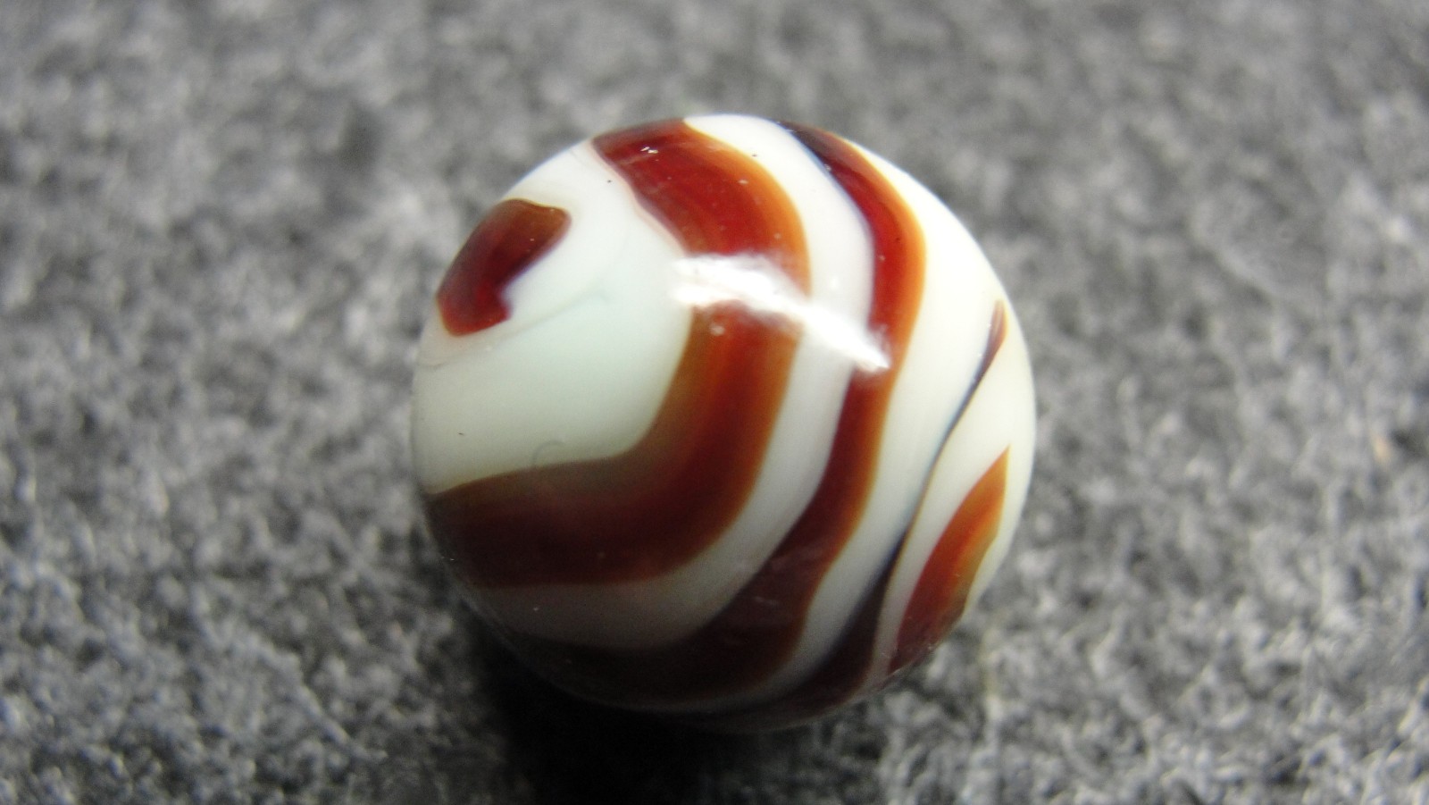 1932-1936 Pennsboro Alley Agate UV FLAME Marble M1a