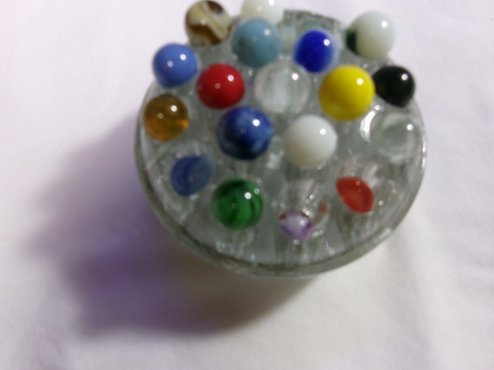 Lot Of 19 Pee Wee Marbles In 19 Hole Clear Glass Frog