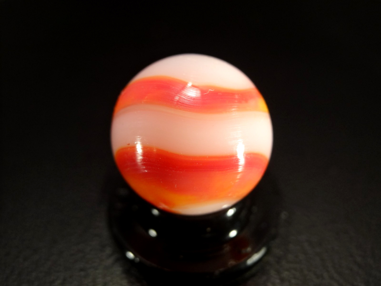 AKRO AGATE BLEEDING ORANGE w/PINK TONES RARE (personal collection) WET MINT