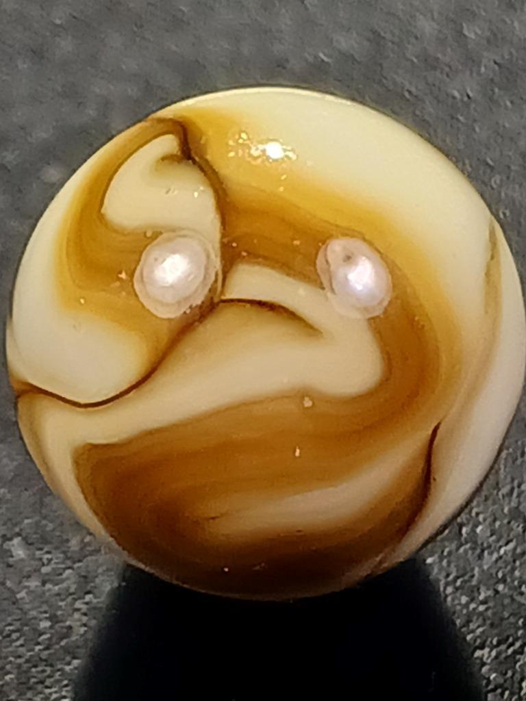 Akro Alley .56″ Browns to Tan Pearl White Swirl Near Mint Serious Marble A151