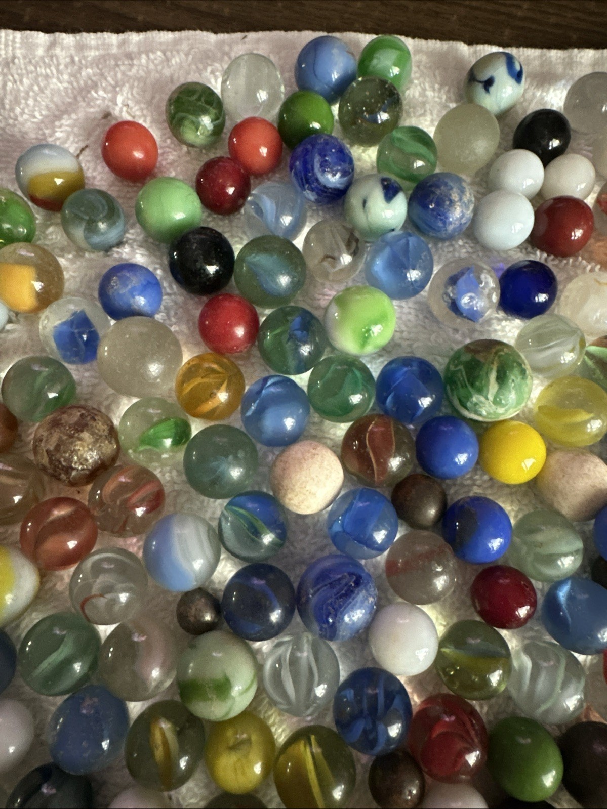 VINTAGE / ANTIQUE MARBLE LOT Clay Steelies Glass Cats Eye Barn Find Almost 3 Lbs