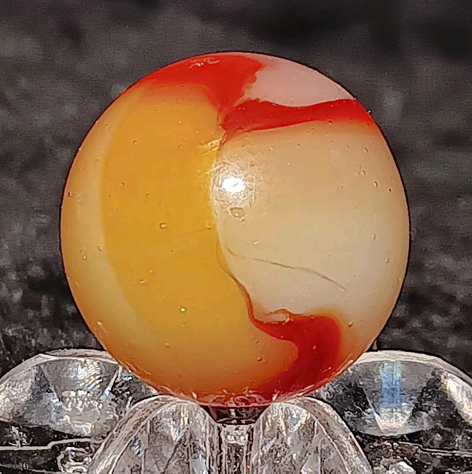 Peltier “Bloody” Rainbo Marble. 5/8″ Mint(-). Uv Active