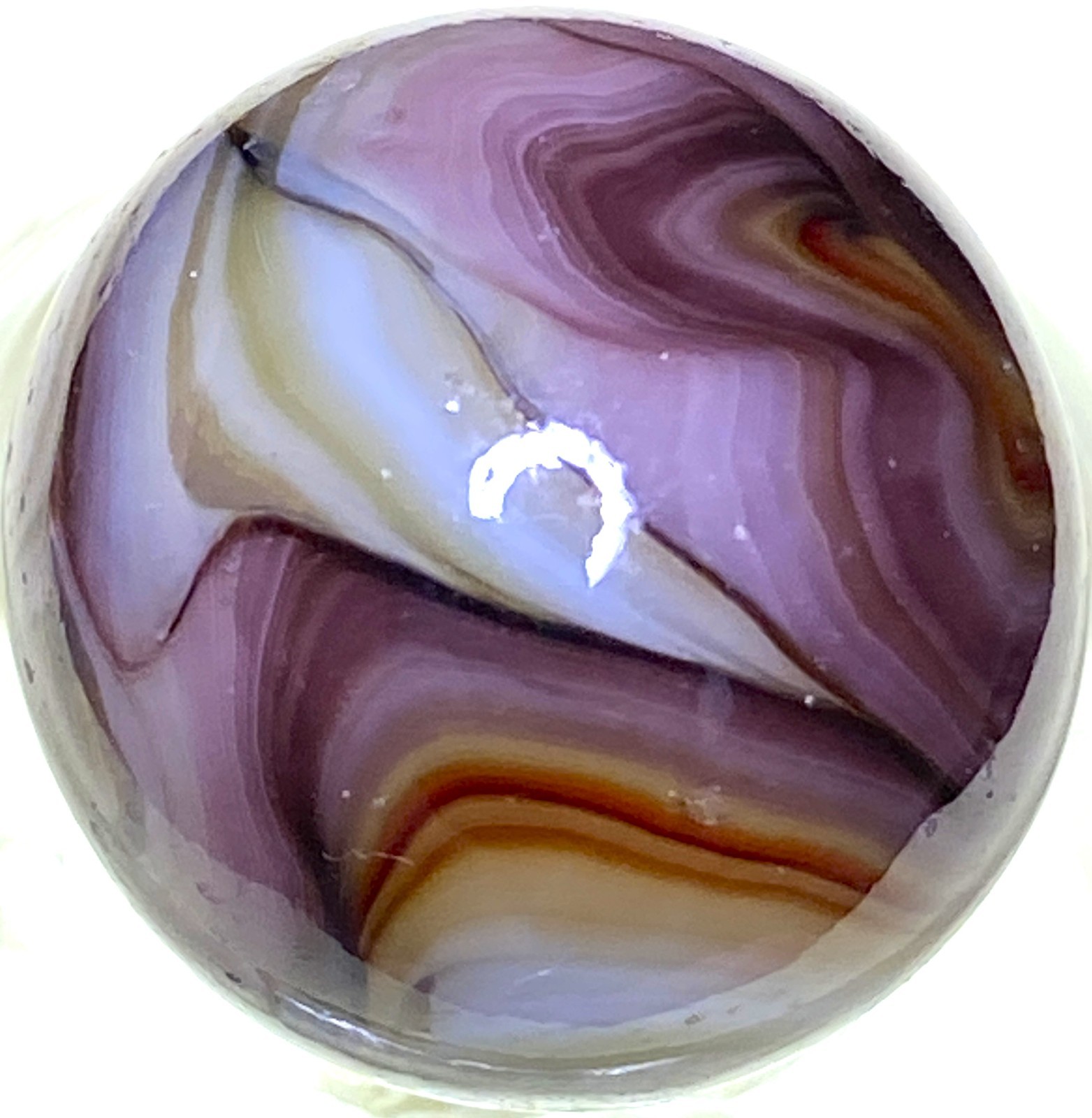 DAS/JABO INTERESTING OXBLOOD & OTHER REDS SWIRLED SHOOTER .72″ M737