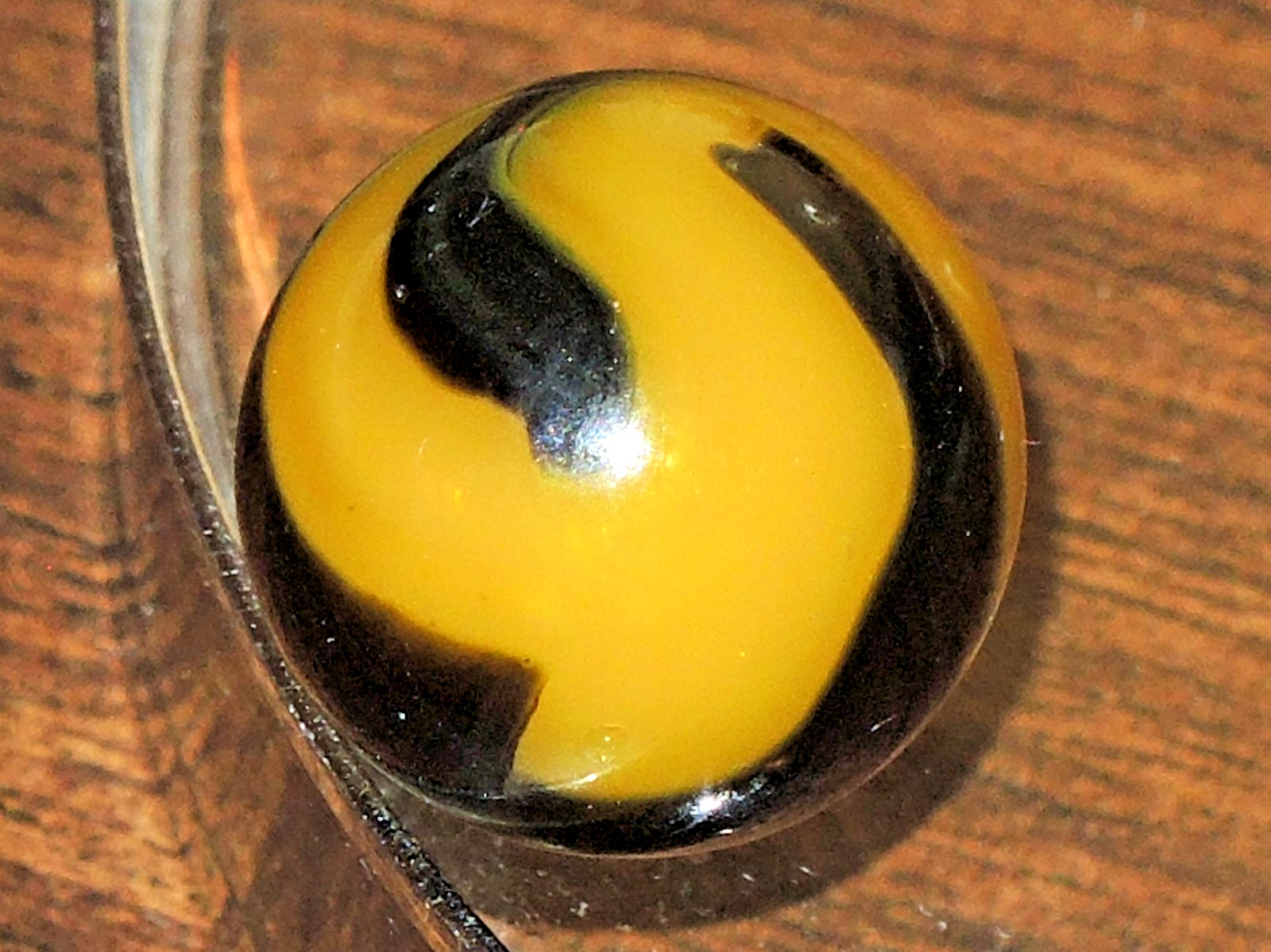 9/16″ Peltier NLR Bumblebee with Aventurine Flames & Swirls Marble Near Mint ~UV