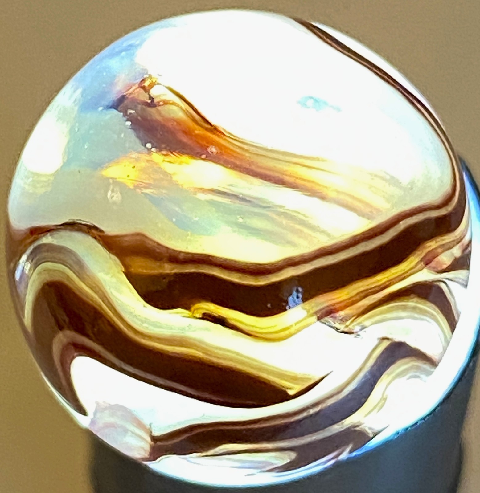 OXBLOOD FLAMES CONTRASTY COLORS TRANSPARENT OOR SWIRLED SHOOTER .73/4/5″ M694