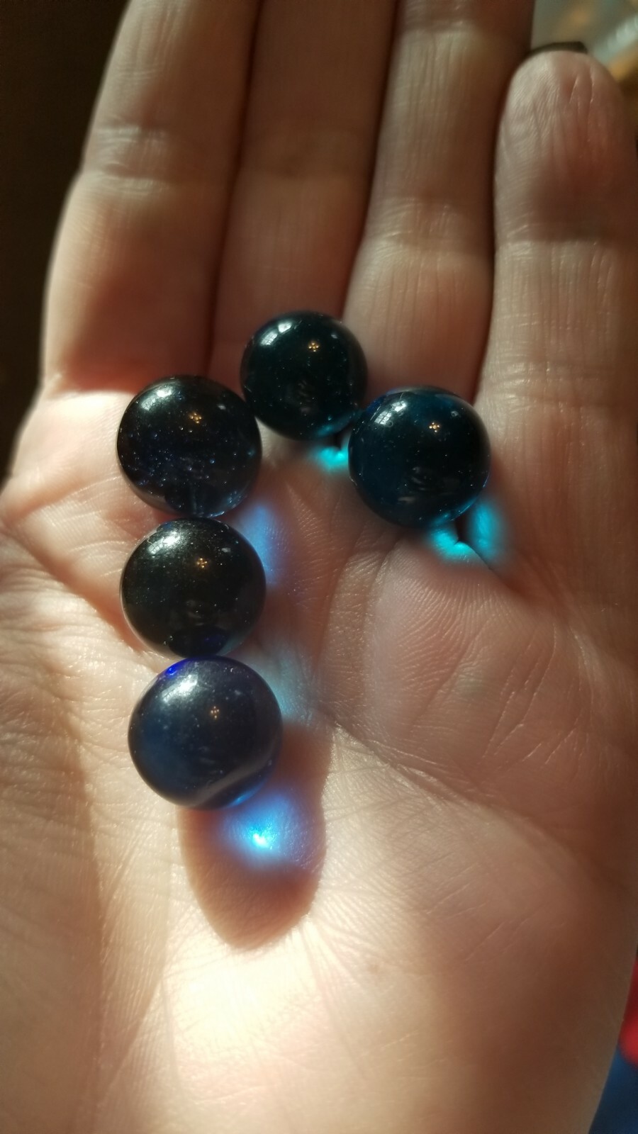 5 VINTAGE BEAUTIFUL BLUE CLEARIE MARBLES FROM 1970S & 1980S