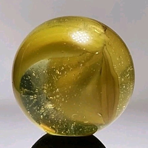 PELTIER GLASS CO. ‘GOLDEN NLR Cross Through’ .64″ Vintage Marble
