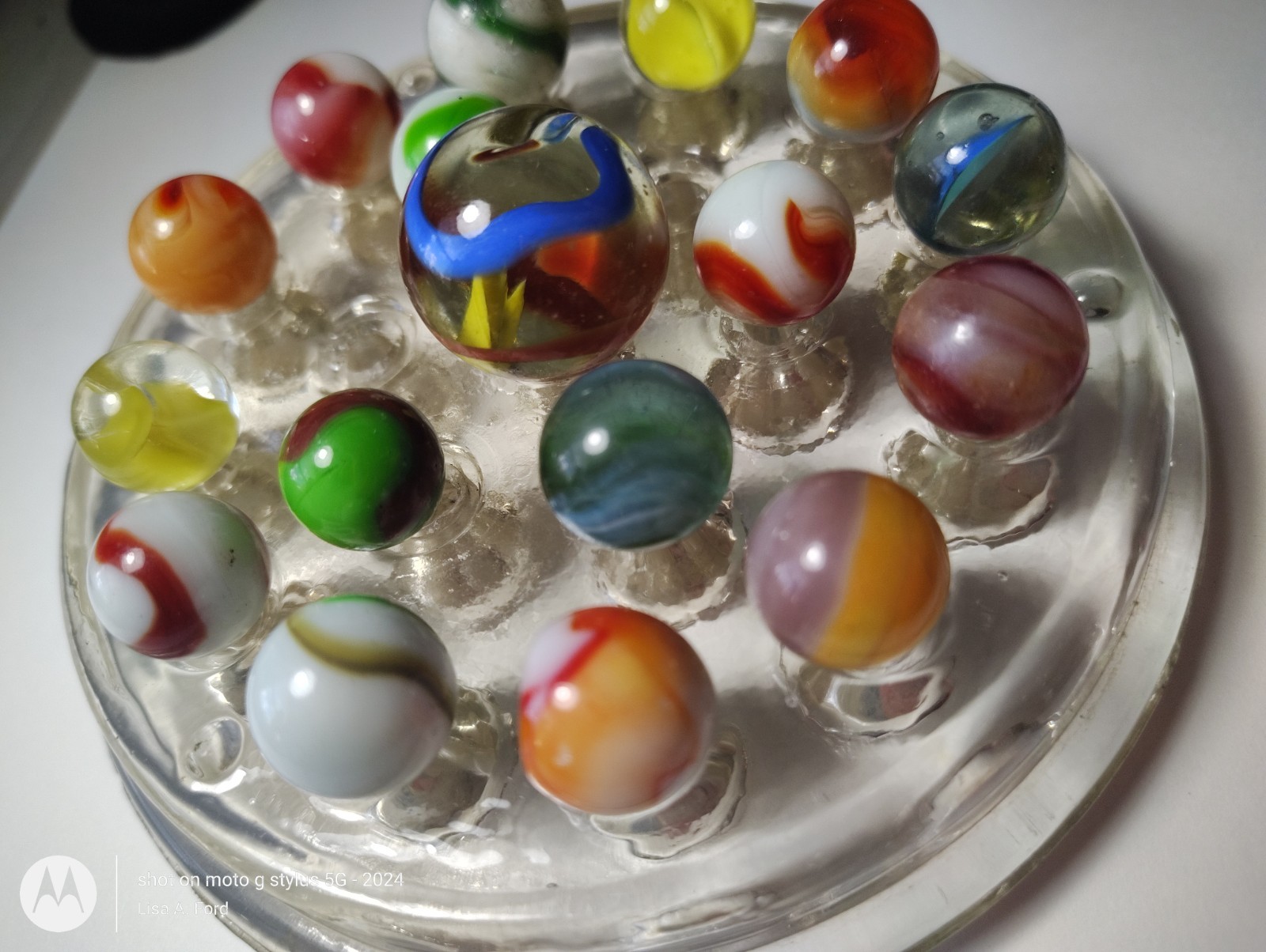 Vintage Lot 17 Akro Agate Peltier Alley Vitro Glass Marbles + 1″ Ribbon Shooter
