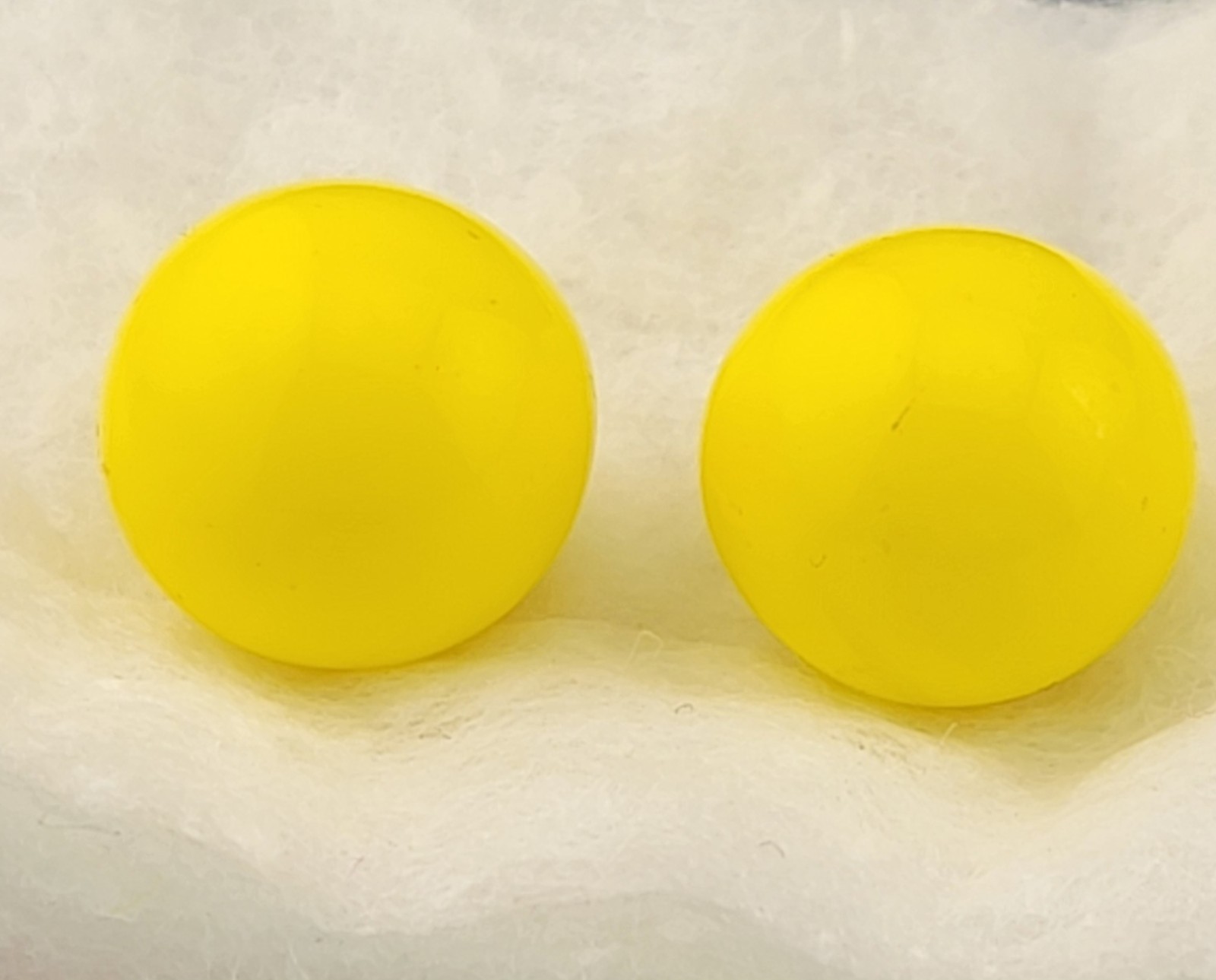 Yellow uv toy marbles vintage Glass And Cadmium 14.2 mm. ( 10 ) Marbles