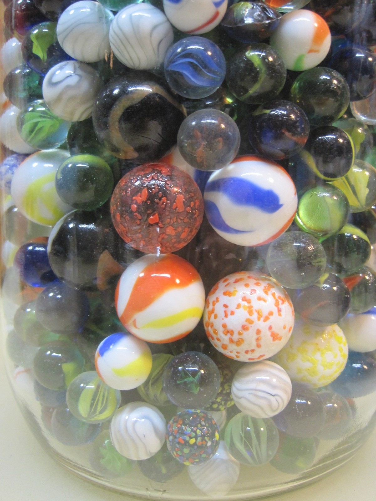 One Gallon Glass Jar Full of 5/8″ & 1″ Glass Marbles B8723