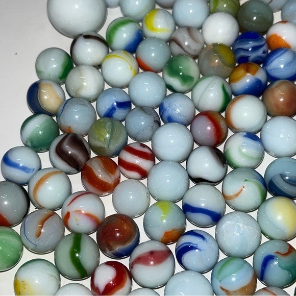 190+ Vintage Milk Glass Marble Lot Beautiful Unique Swirls Multi Coloured Solid