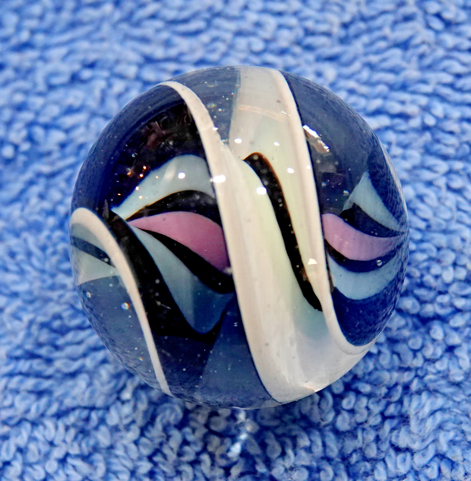 1.25″ BEAUTIFUL CONTEMPORARY ART MARBLES – MC SOLID CORE SPIRAL- NM+