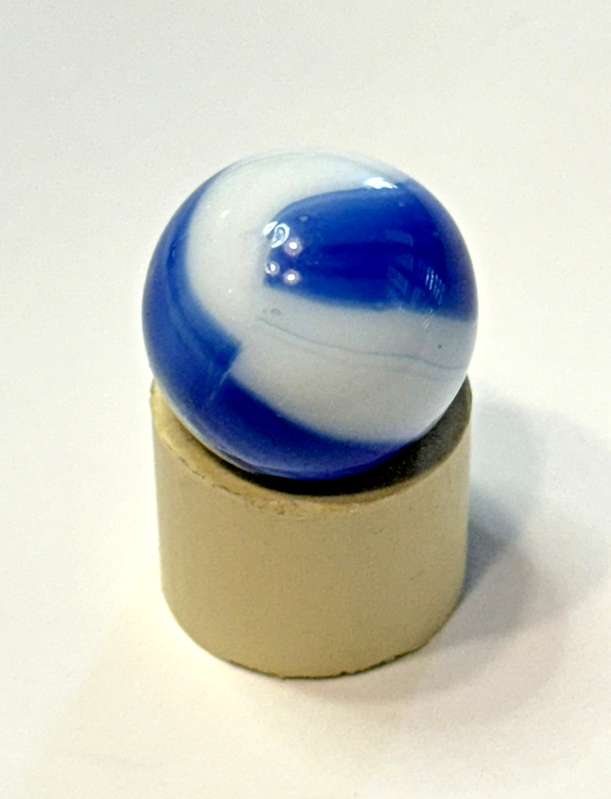 Vintage Alley Agate Blue and White Swirl .6″ – 7 Total