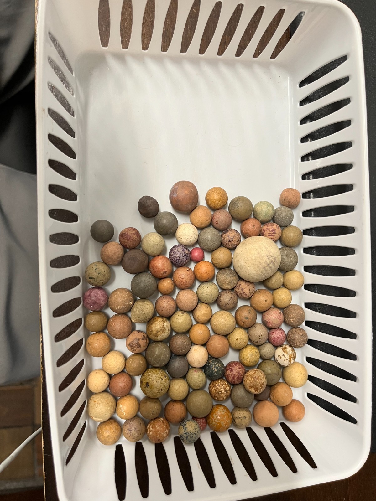 100 ANTIQUE VINTAGE CLAY MARBLES LOT (MULTI COLORED, IRREGULAR SHAPES) 12.3 OZ