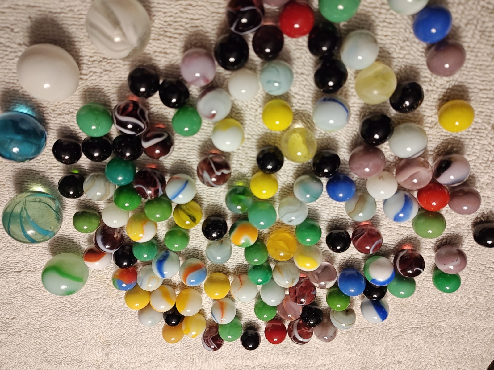 Vintage Marbles Lot With 8 Shooters And Over 100 Small multi Color/Solid Marbles