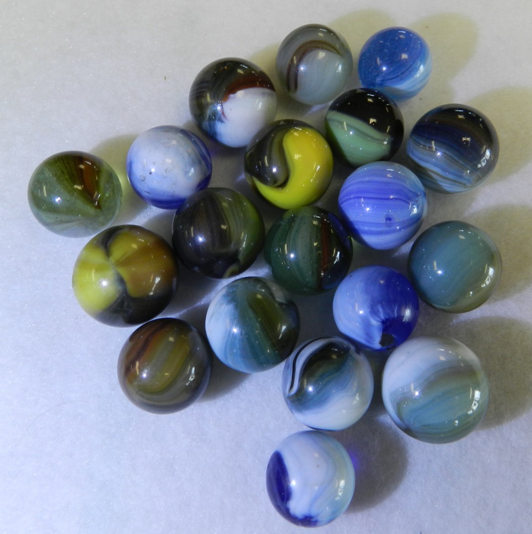 #20874m Vintage Group or bulk Lot of 18 Master Marble Marbles .66 to .77 Inches