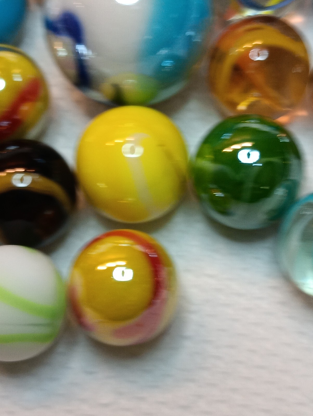Vacor Marbles Lot Of 30 New, Pictured. 1 / 25mm And 29 / 16mm. All Different.