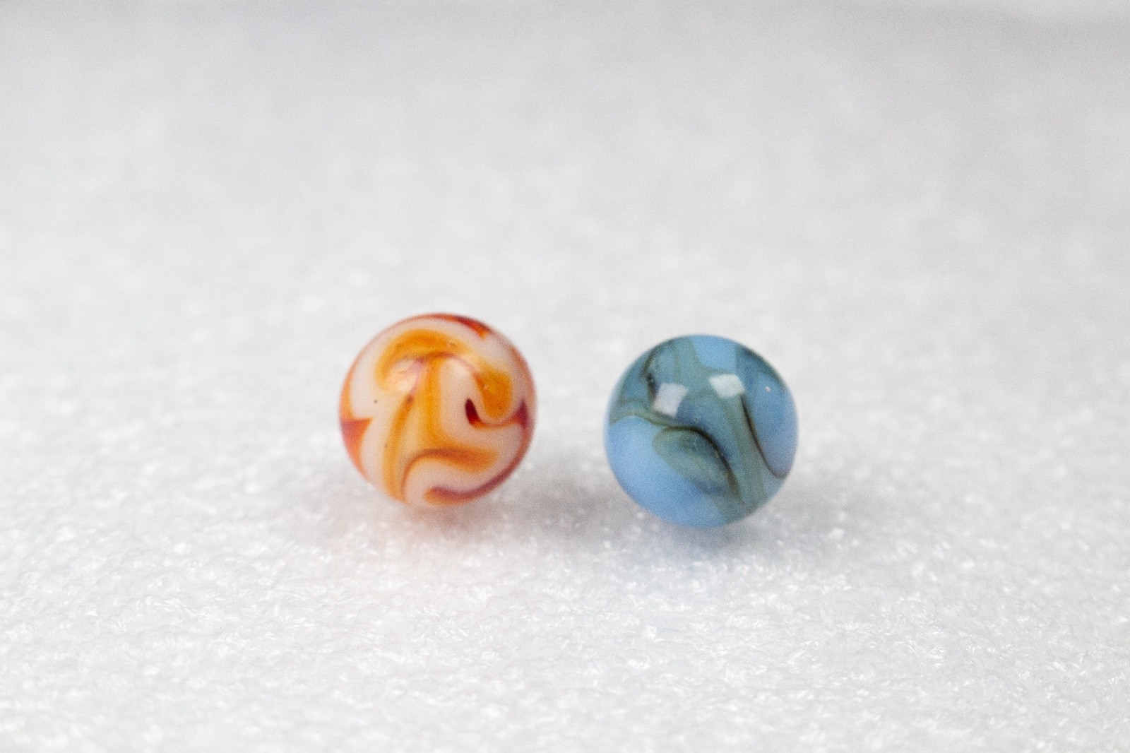 Vintage Marbles Lot of x2 Heaton Agate Dug pair Rotten Robin, busy red Nice L@@K