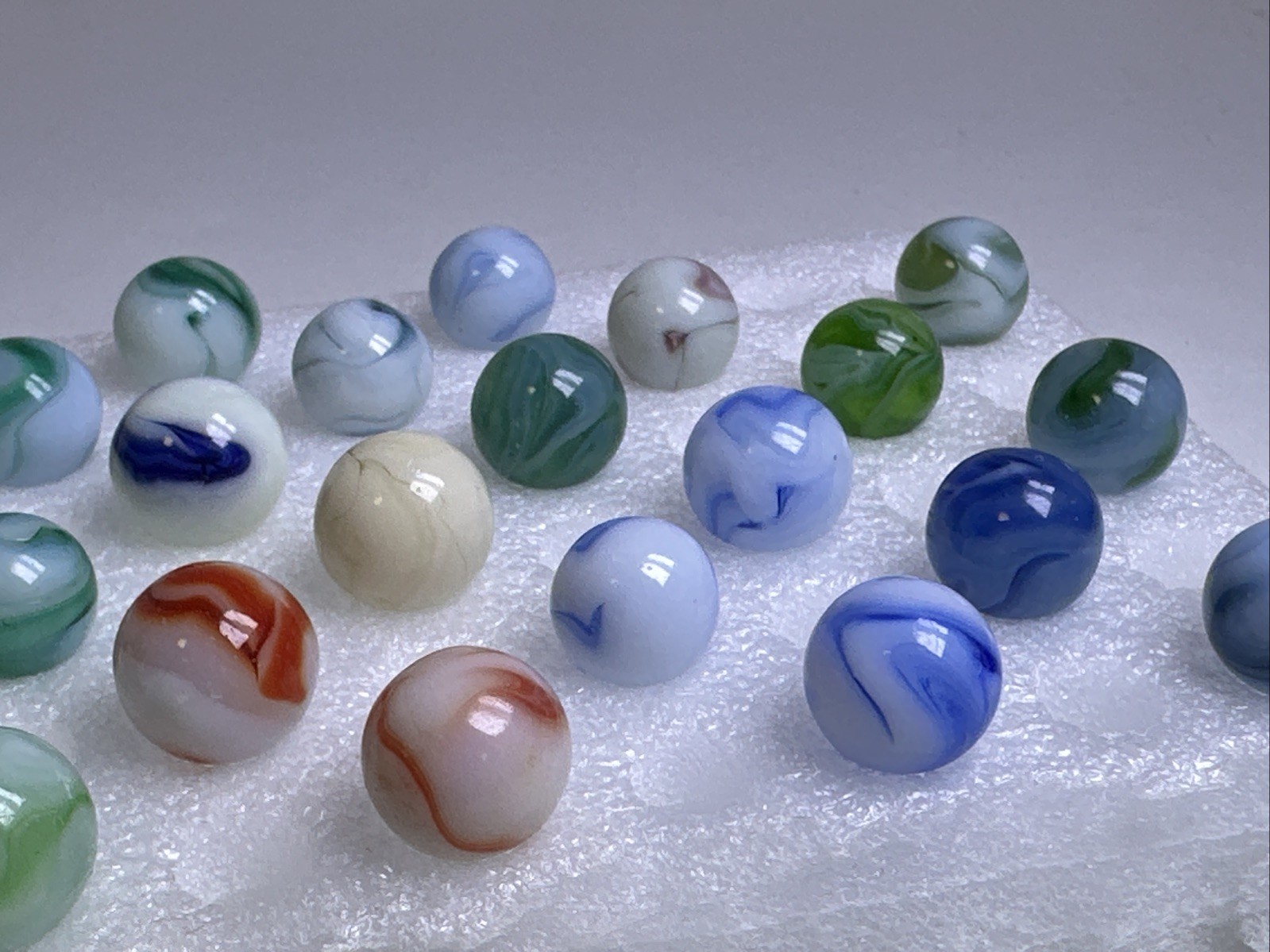 366 Lot Of 29 Vintage Cairo Swirl Marbles!