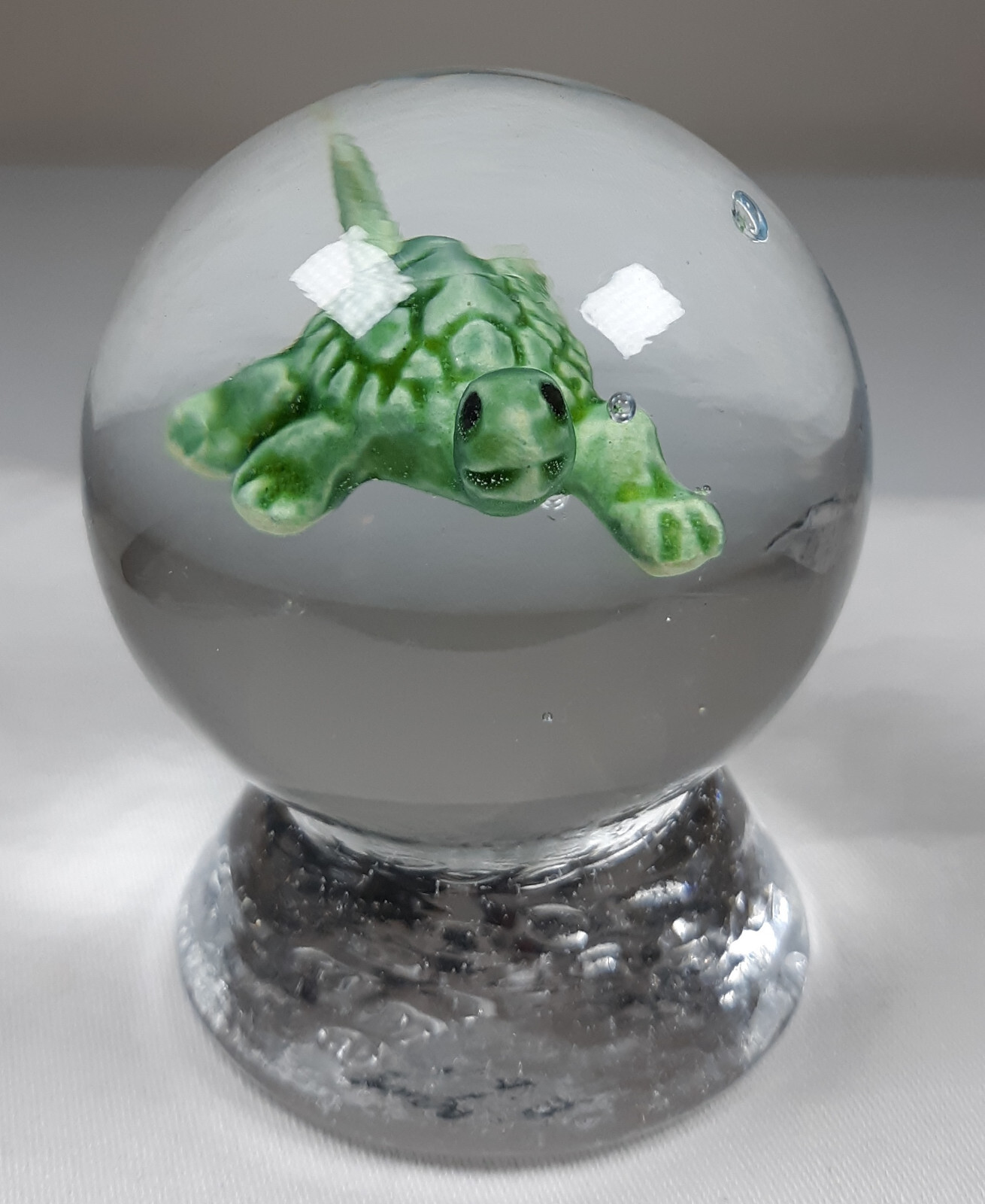 Sammy Sam Hogue Sulphide Green Turtle Glass Marble with Hogue Stand 1.80″