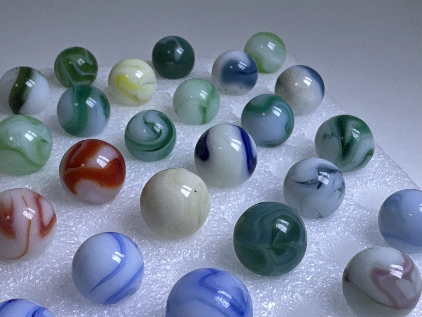 366 Lot Of 29 Vintage Cairo Swirl Marbles!