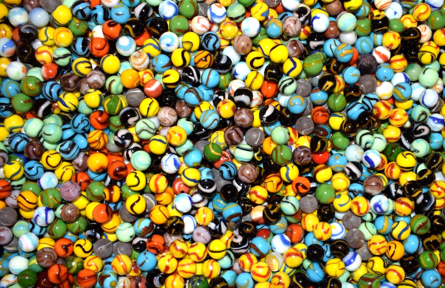 Lot of 24 Bright Multi-Color Mixed Vacor Toy Marbles Size .625″= 5/8″=16mm Mint!