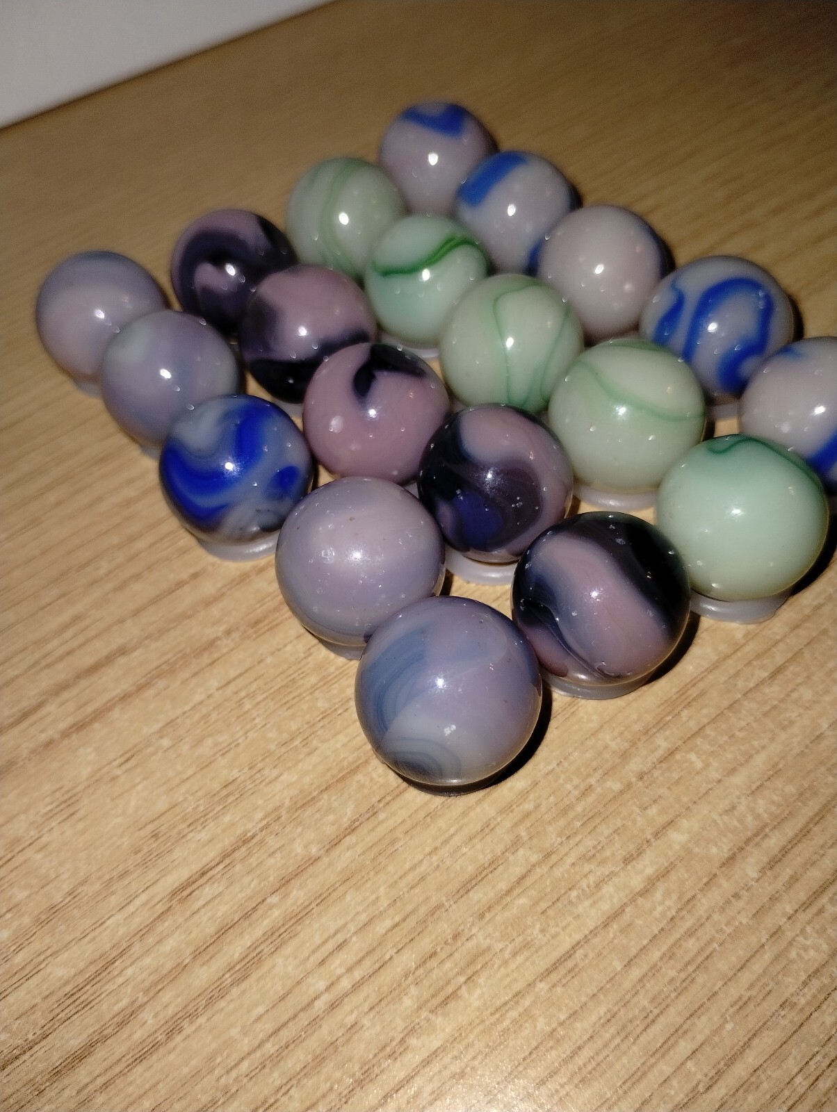Jabo 20 Florescent Burmese Ultraviolet UV Reactive Fenton Uranium Glass Marbles