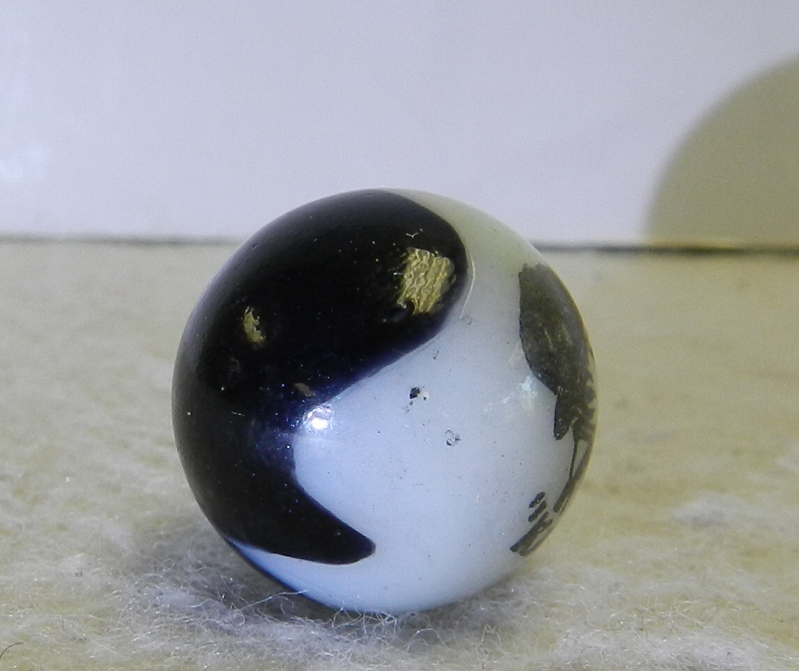 #15887m Rare Peltier Glass Kayo Comic Picture Marble .65 Inches