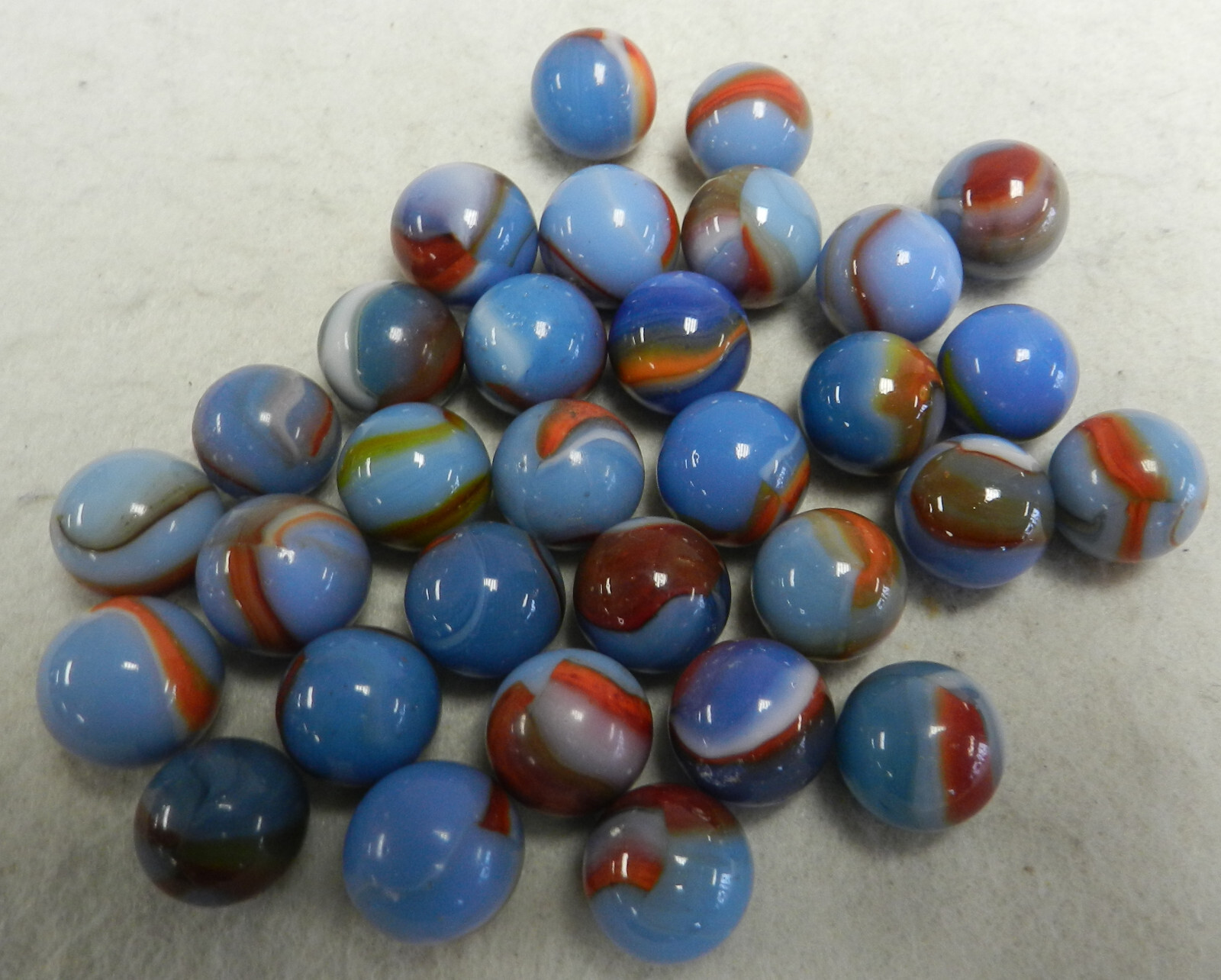 #17729m Vintage Group of 30 Peltier Glass Marbles .57 to .62 Inches