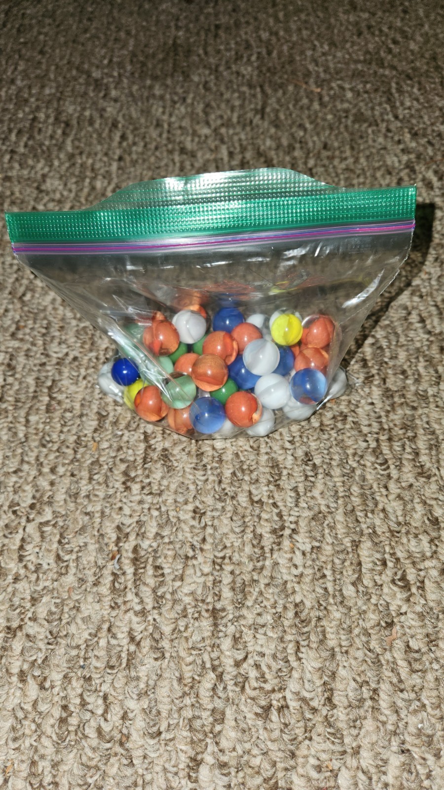 COLORFUL SET OF 50 MARBLES, SHOOTERS AND TARGET RANDOM MIX
