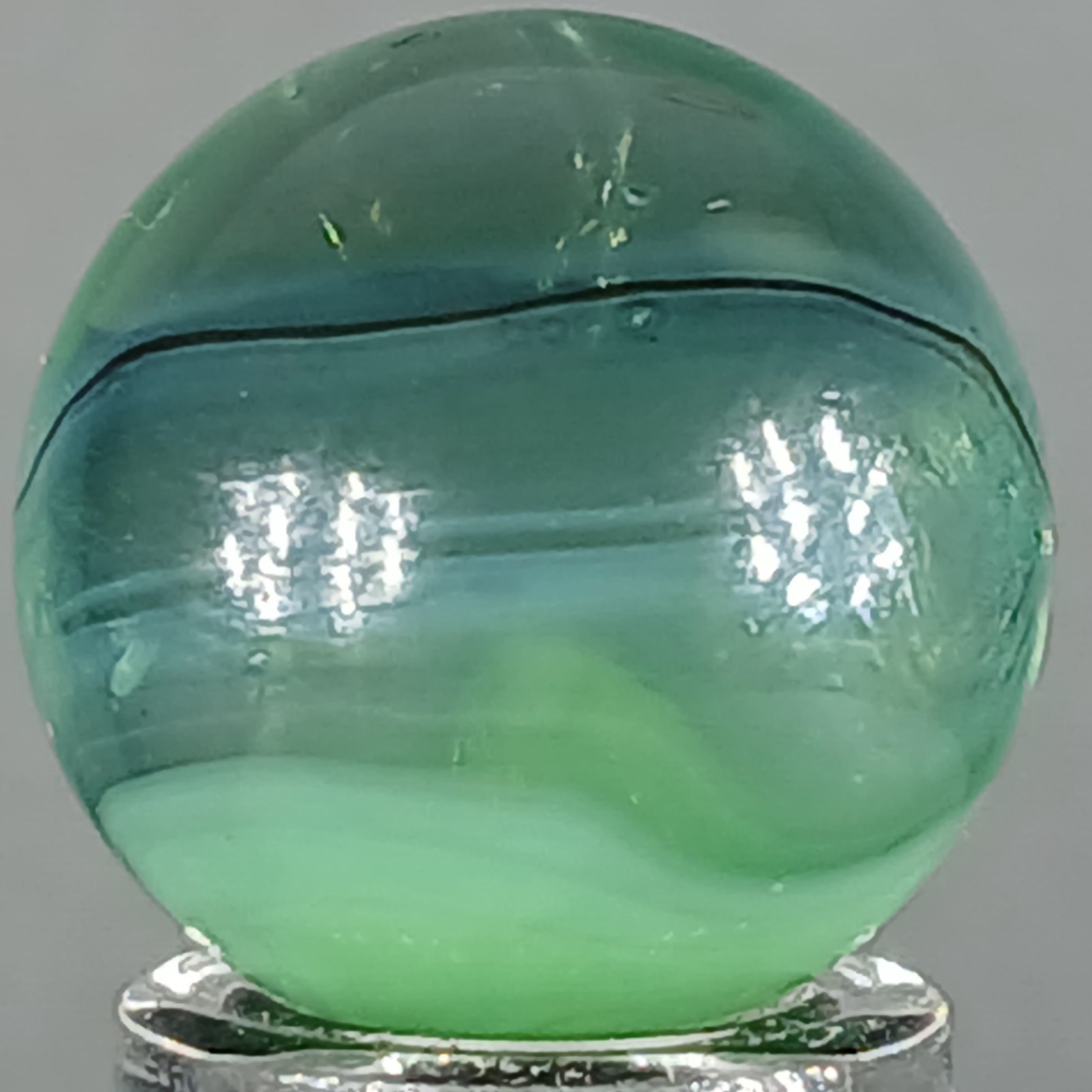 Vintage Vitro Conqueror Marble .60 Near-Mint Condition Combined Shipping