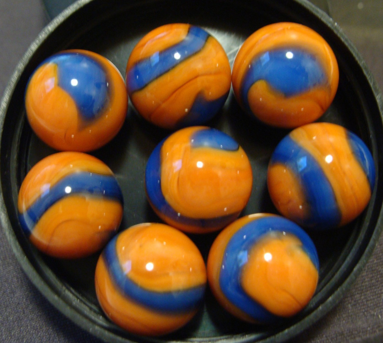 8 Vintage Marbles HTF Akro Agate Same Run Corkscrew Jolly Roger Killer Group