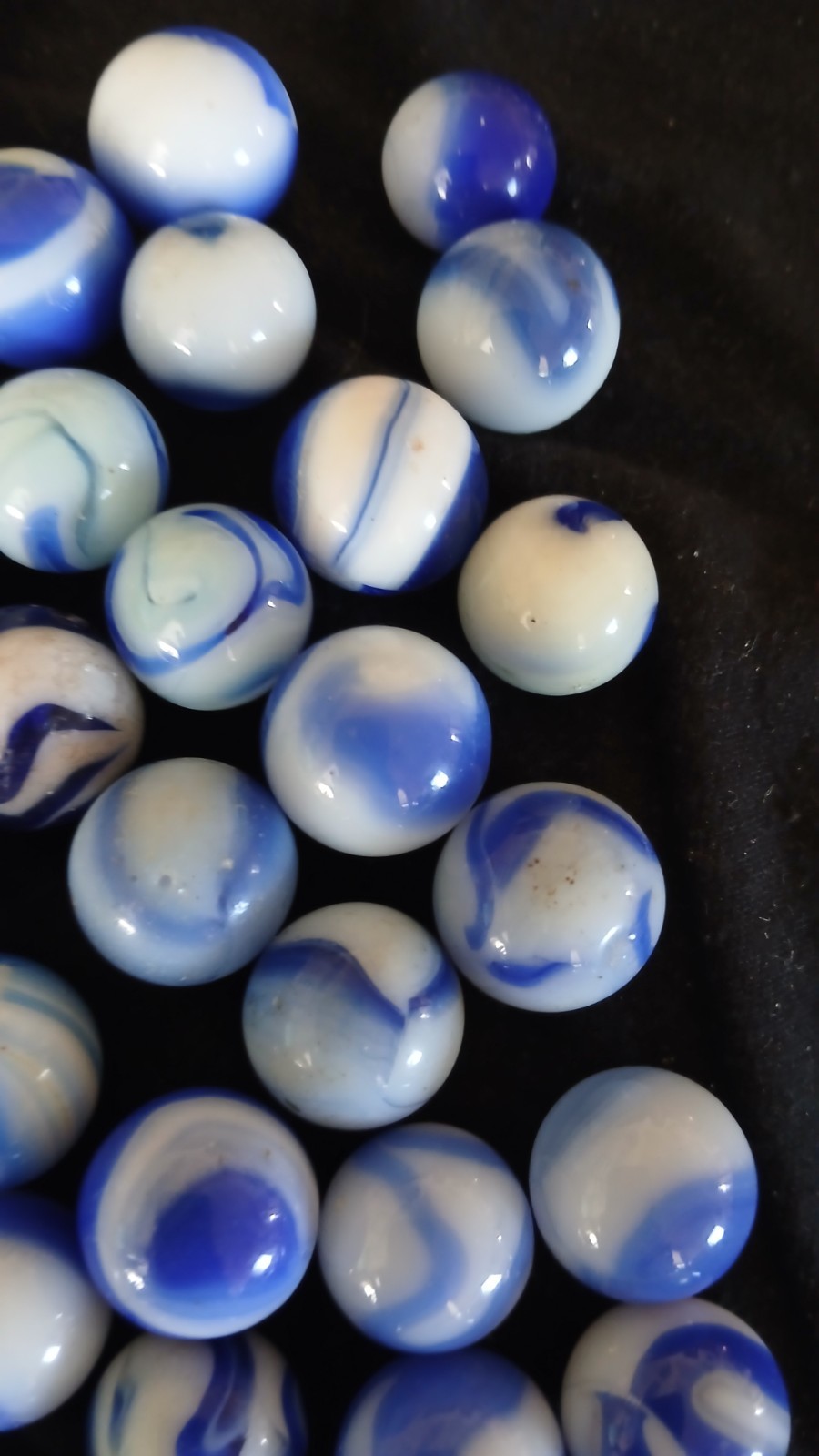 Lot of 50 Vintage Blue Swirl Marbles with Shooter