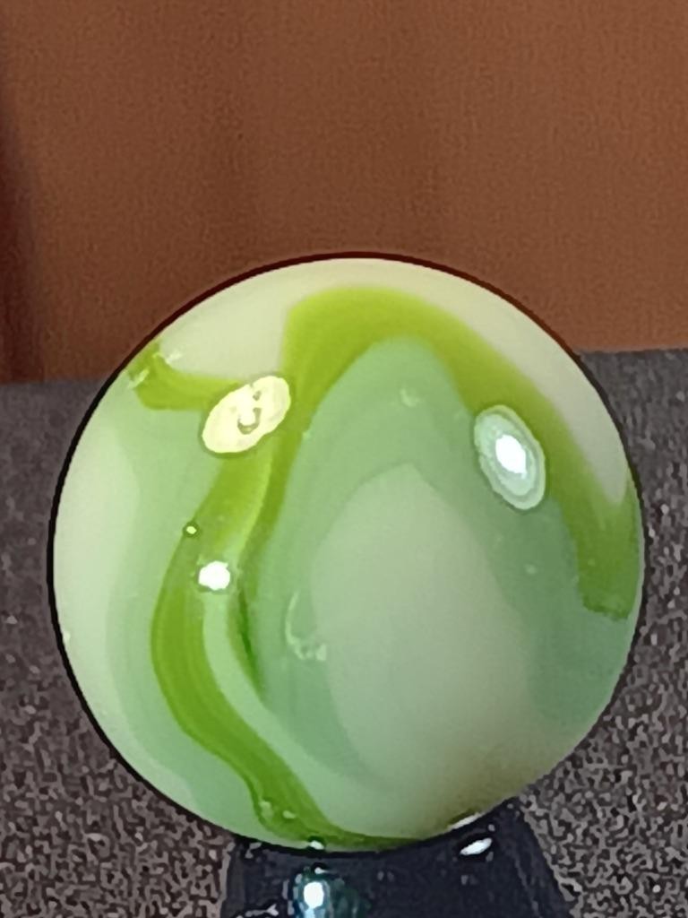 9/16″ Alley Heaton Candy/Celadon Green Old Linen Swirl NM Serious Marble B164