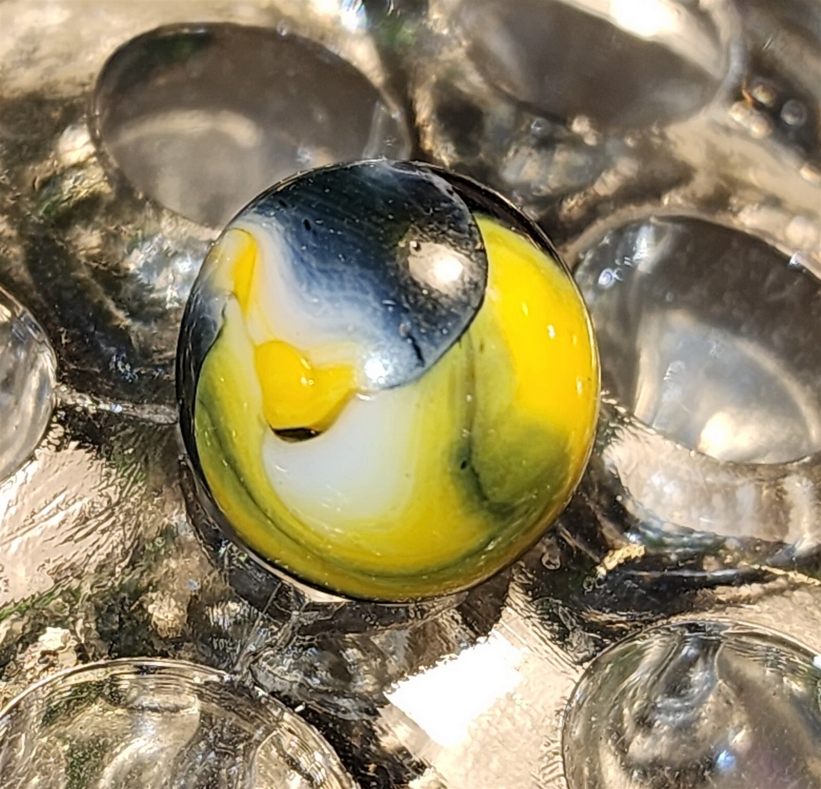 ANTIQUE 20MM 37/64″ PELTIER RAINBO MULTI-COLOR 7UP GLASS MARBLE AR