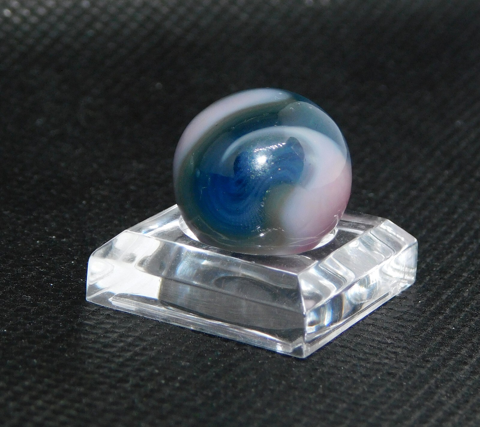 Vintage Marble Opaque Purple in Transparent Blue Swirl Patch 0.59″ (#8-03)