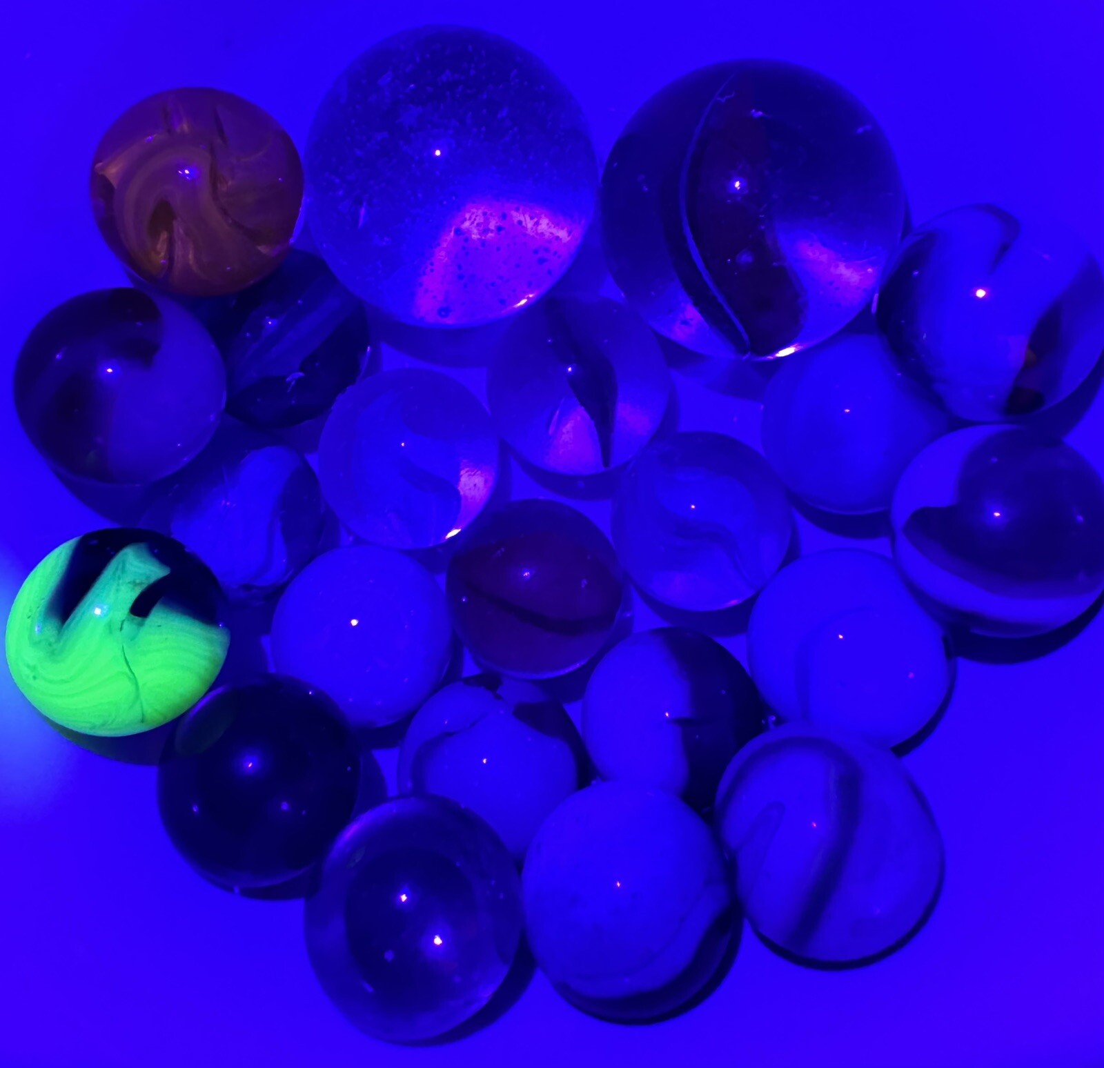 Vintage Marble Lot Of MARBLES UV Reactive Cadmium Uranium Lot #61