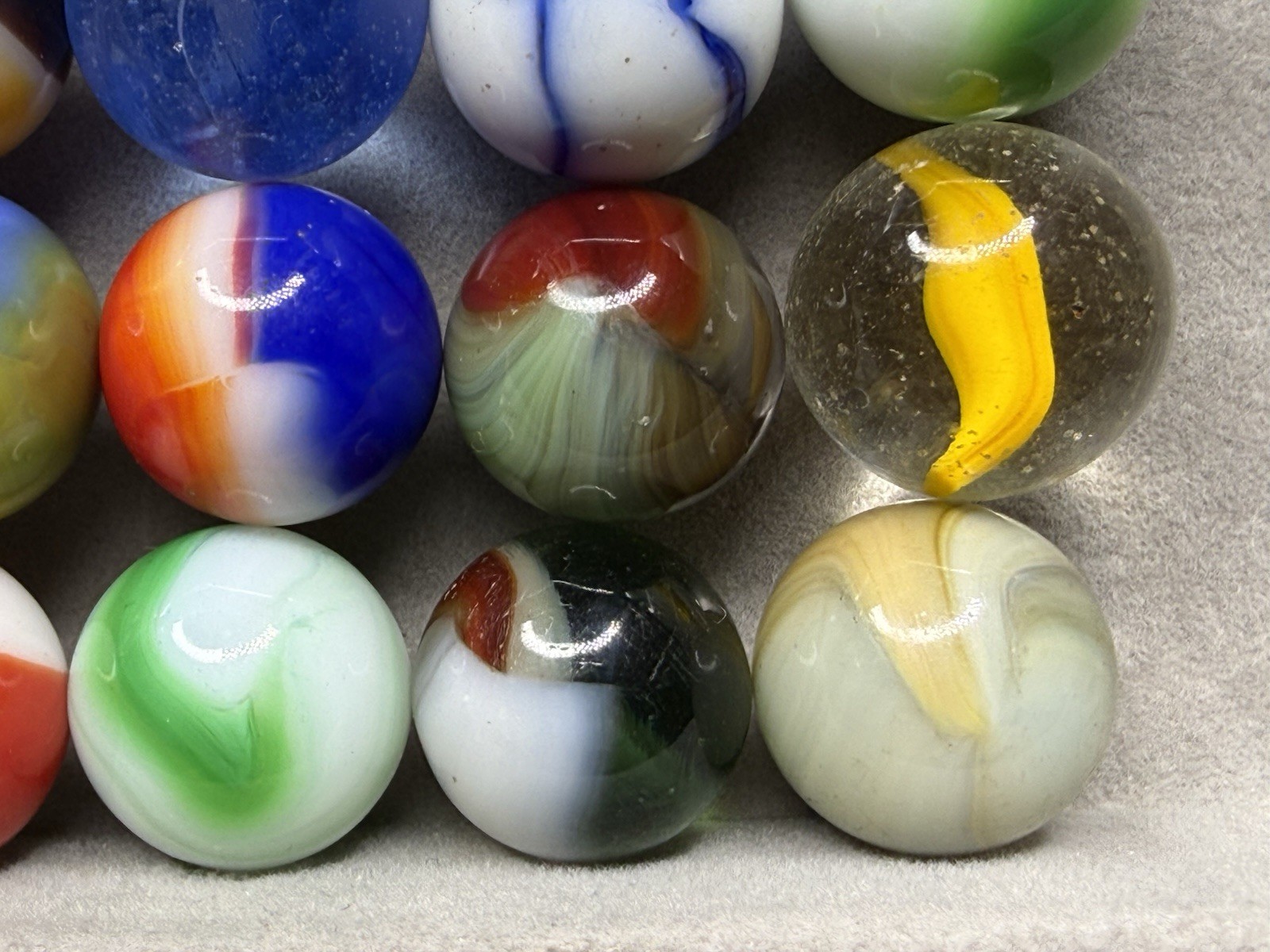 Lot Of 20 Vintage Marbles Akro Peltier Master Vitro Marble King NM