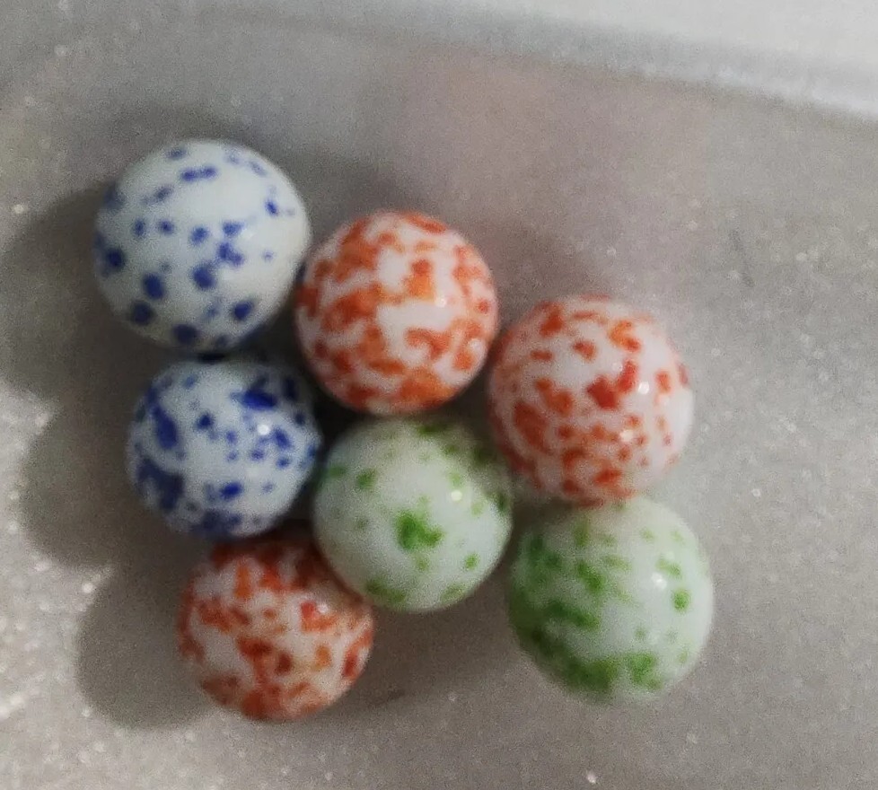 Speckled Marbles Glass 2 green 2 blue 3 orange standard size lot d1