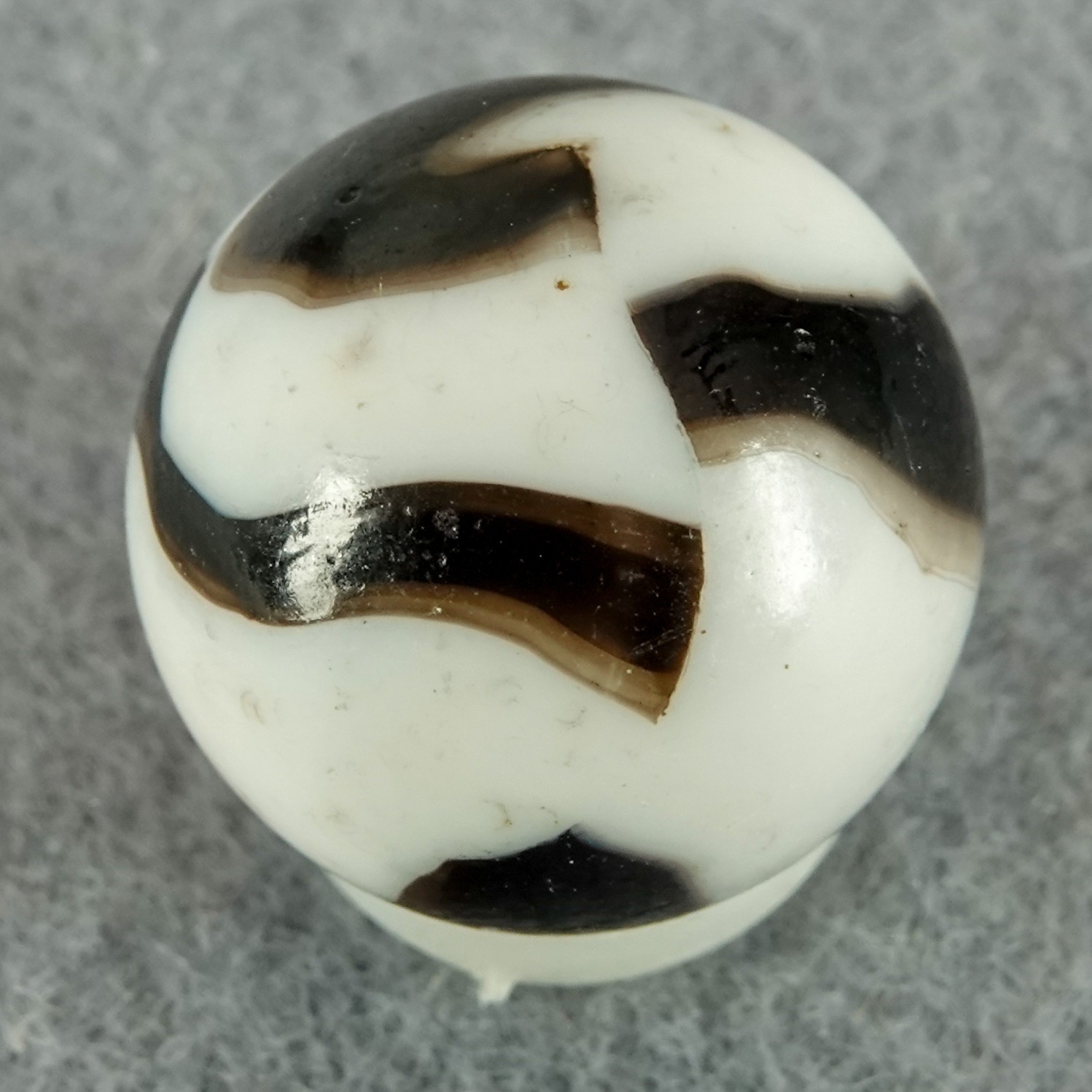 PELTIER GLASS COMPANY, National Line Rainbo. Zebra. 21/32″. Near Mint(+) (B1130)