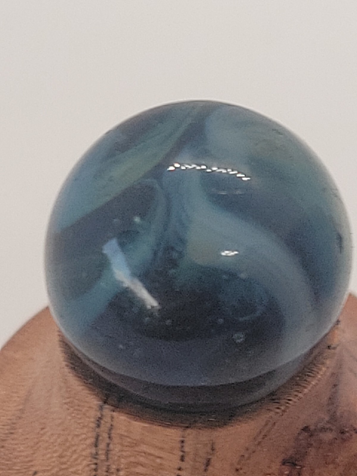 A20• Vintage Ravenswood Marble Brand, “Ravenswood Swirl” 5/8″ Near Mint Cond