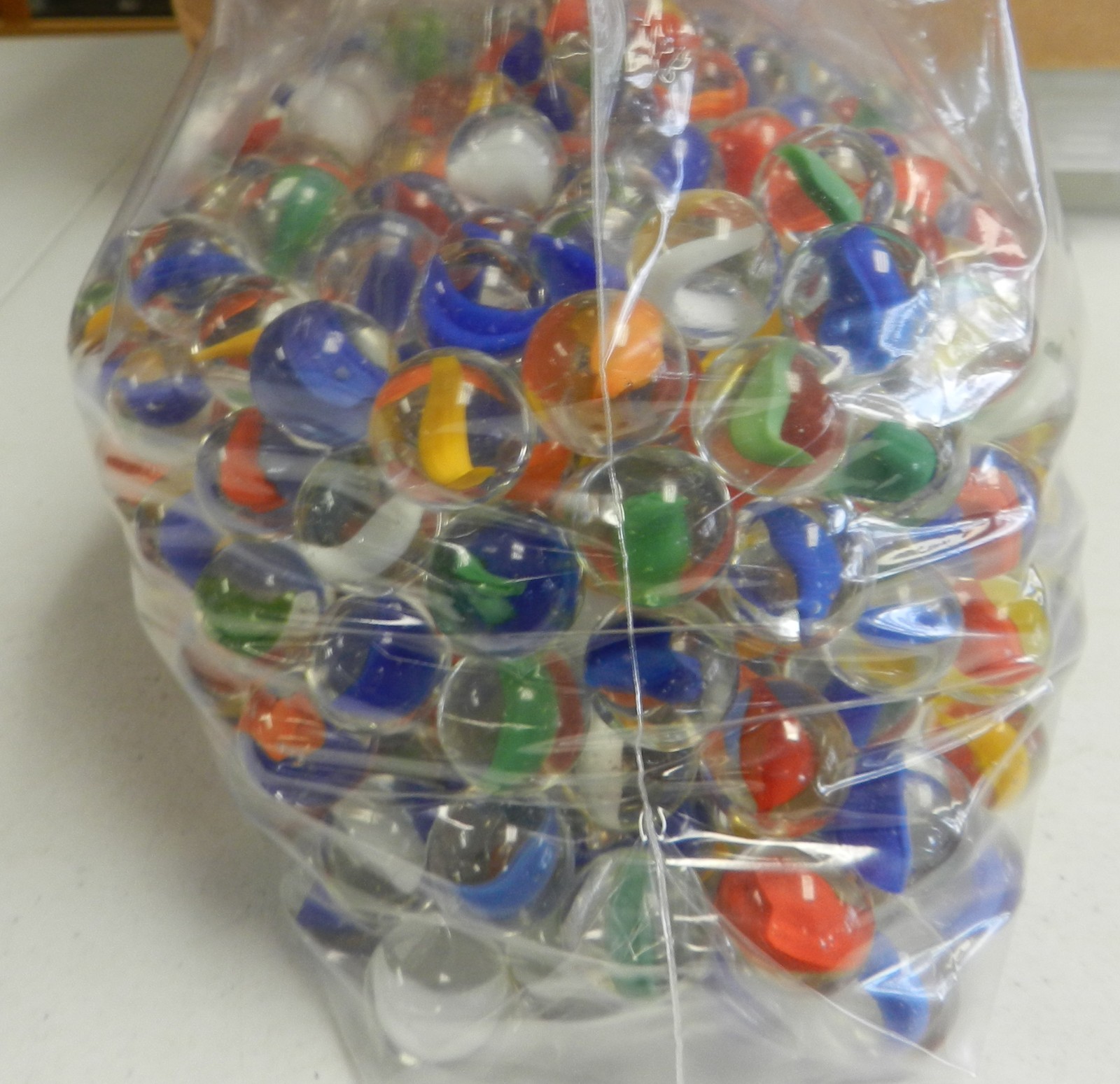 #19742m Huge Wholesale Bulk Lot of 500 Peltier Glass Cat’s Eye Marbles