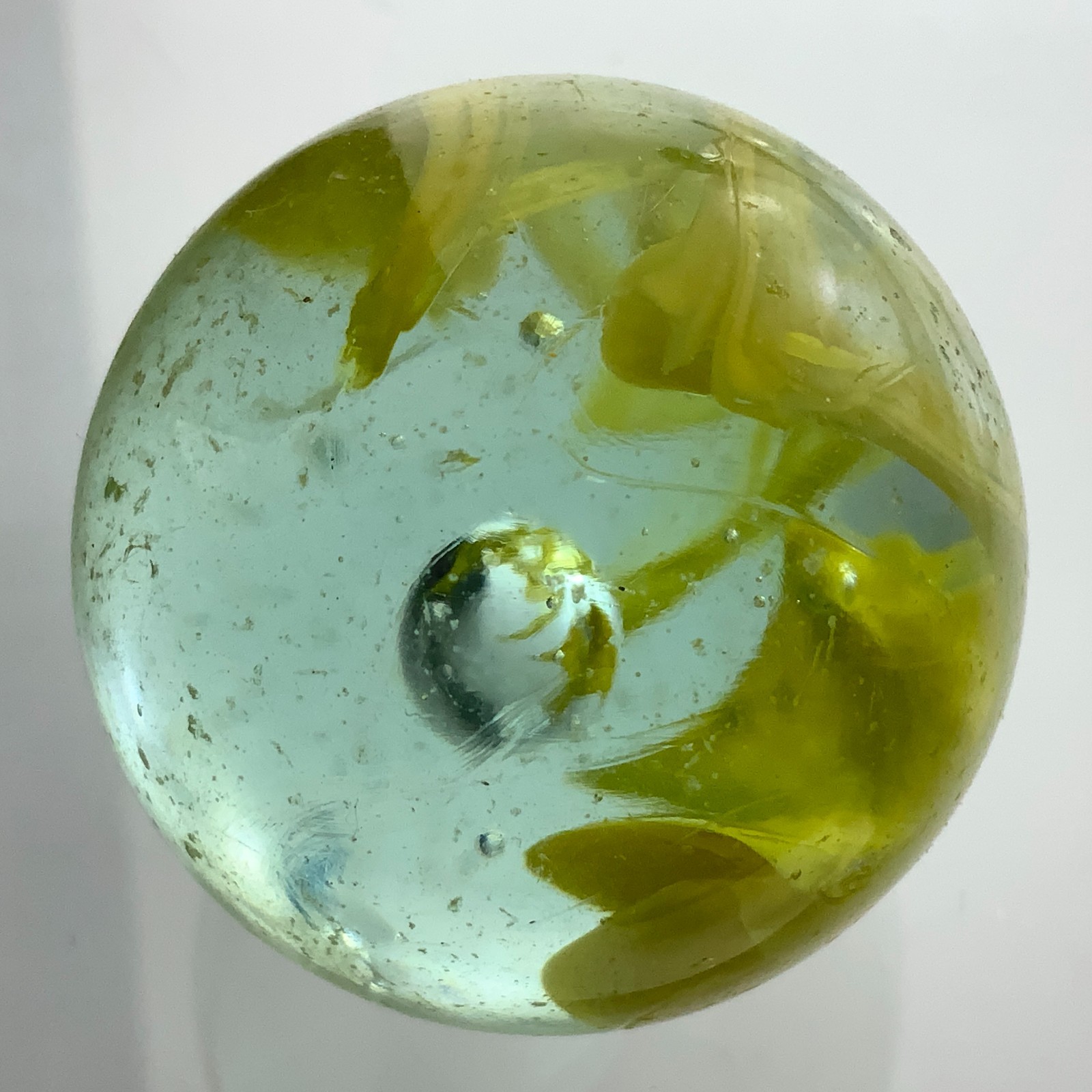 Large Vintage Cats Eye Marble Yellow Wire Pull Clear Glass 1.5 in KK002