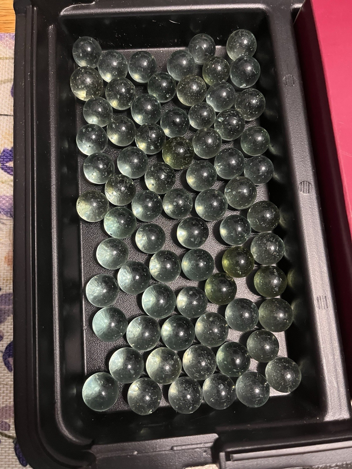 Mixed Lot Of Vintage Marbles 70 Clear 50 Colored/cats-eyes 1 Large Clear.