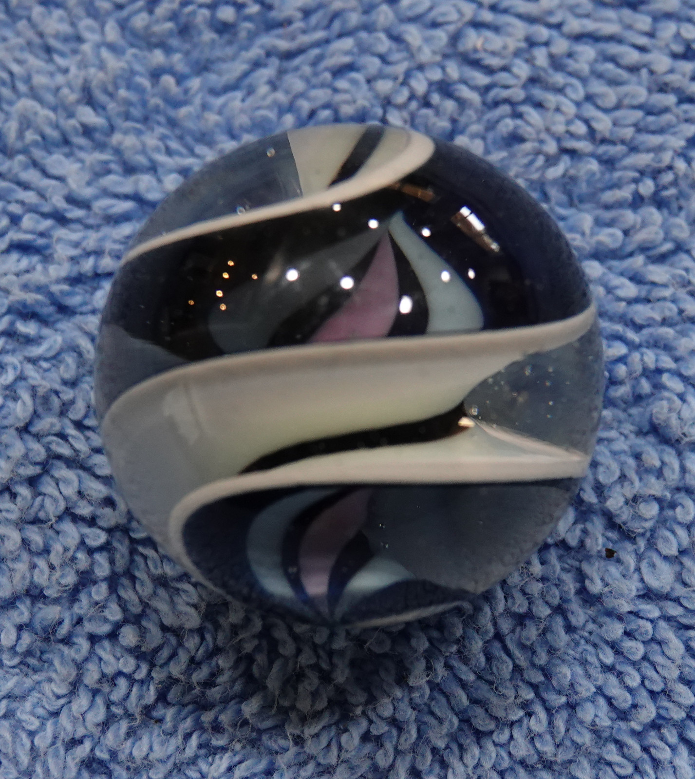 1.25″ BEAUTIFUL CONTEMPORARY ART MARBLES – MC SOLID CORE SPIRAL- NM+