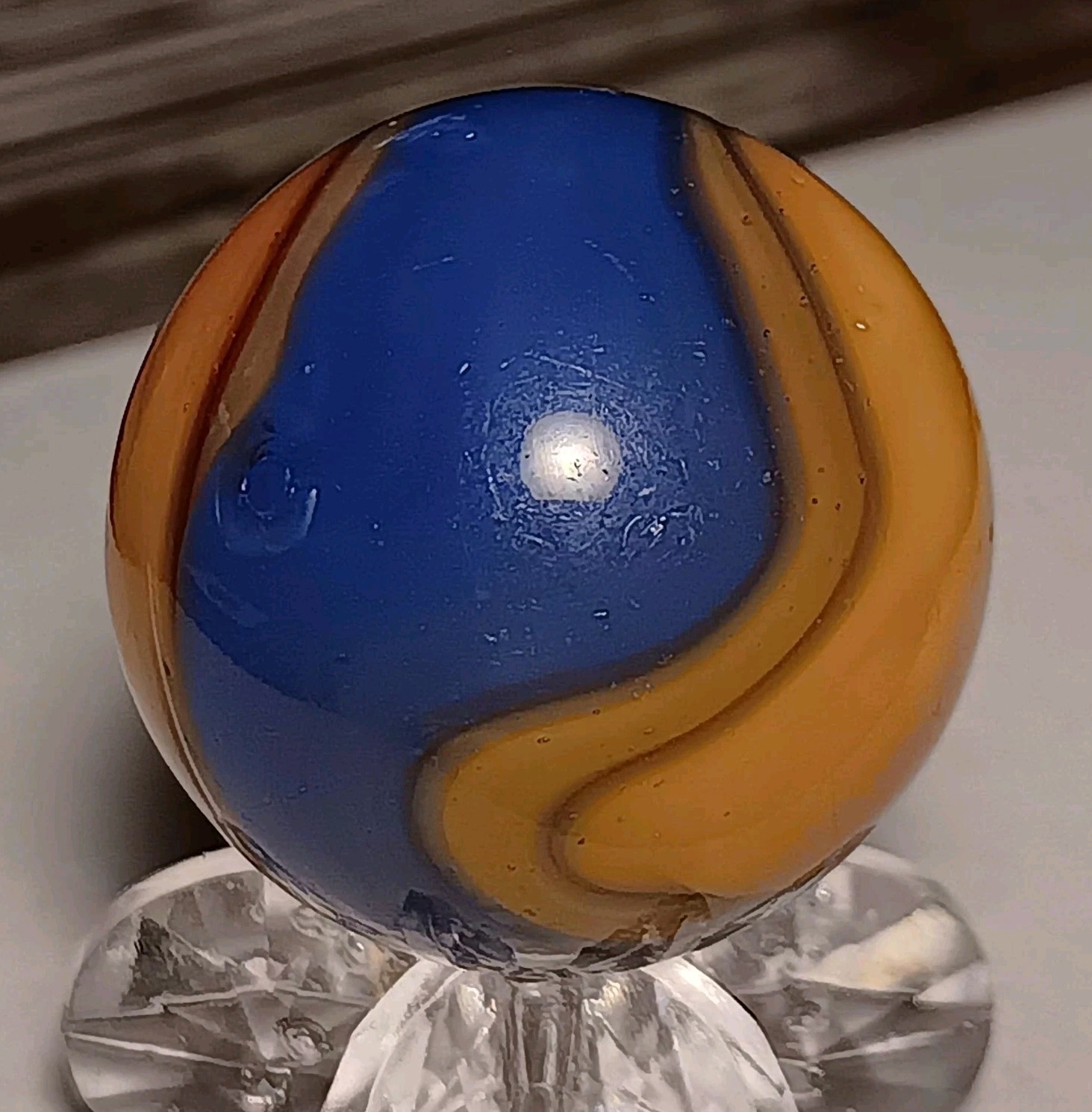Akro Agate “Jolly Rodgers” Corkscrew Marble. .89″ NM+ HTF – BIG BOY