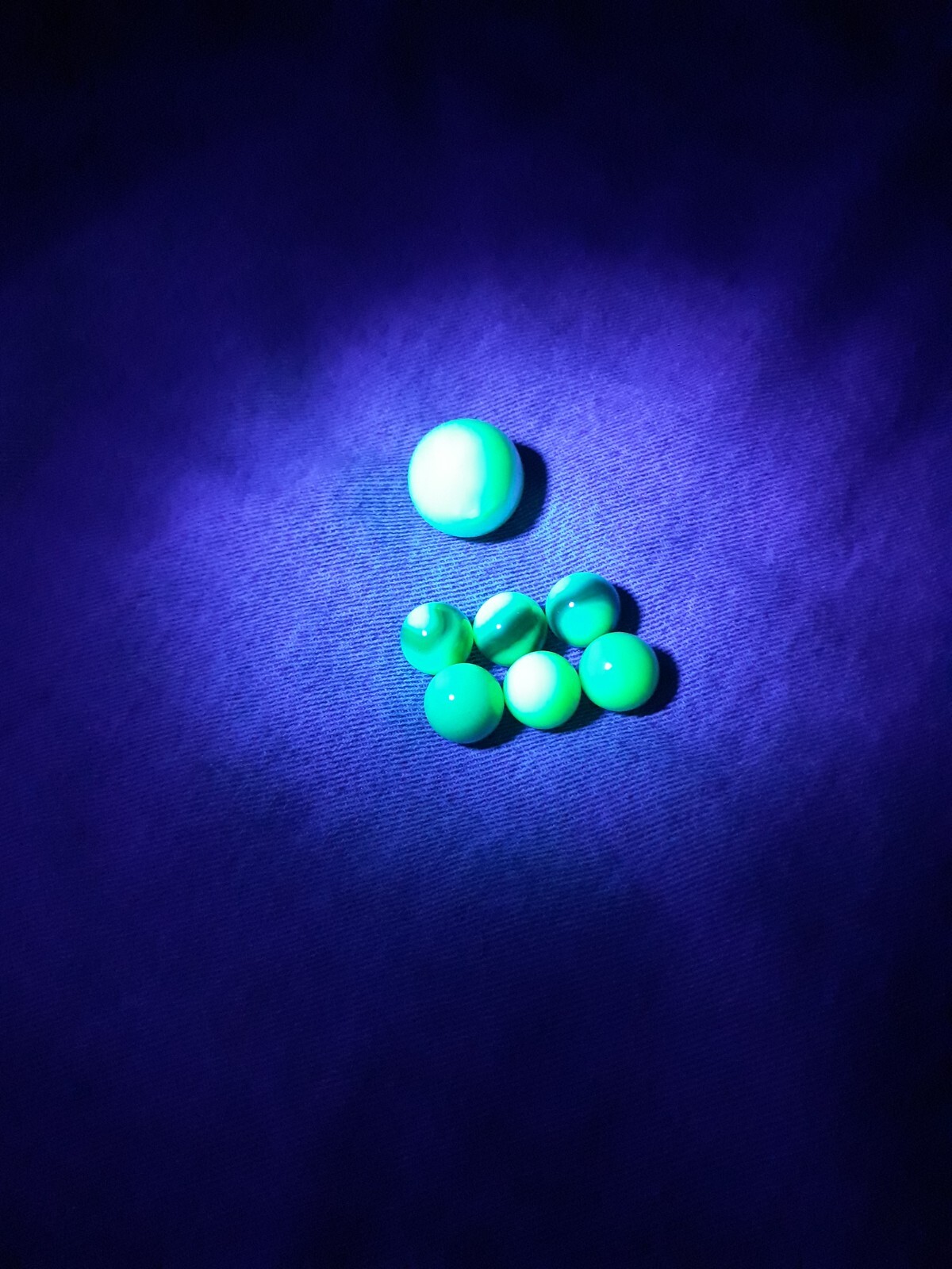 Uranium UV Jabo Electric Eel Marble King Fenton Burmese Glass Marbles Florescent