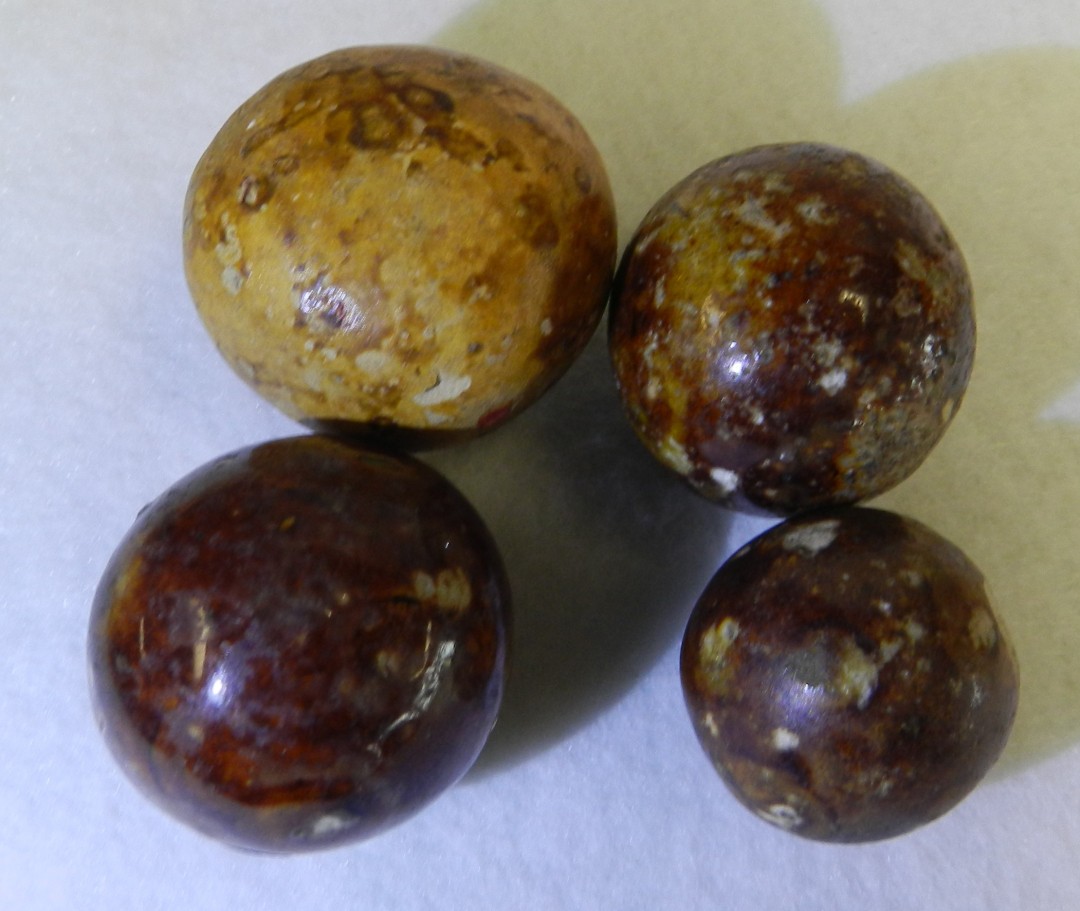 #20675m Vintage Group of 4 Larger Clay or Bennington Marbles .95 to 1.30 In