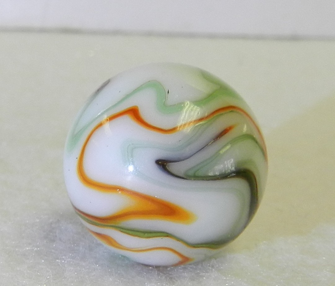 #20660m Vintage Miller Style Peltier Glass Christmas Tree Marble .74 Inches *NM*